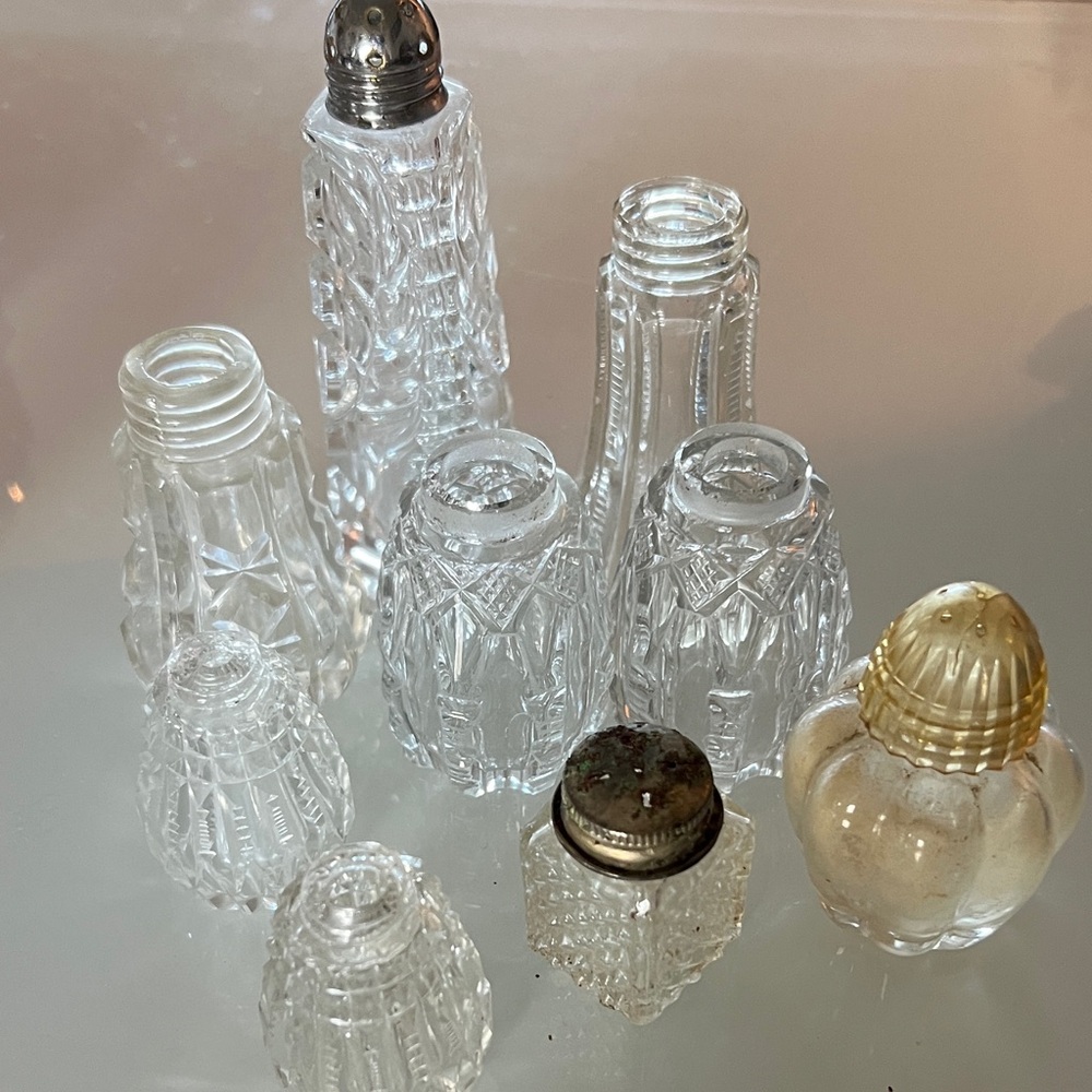 Elegant Clear Glass Salt and Pepper Shaker Set